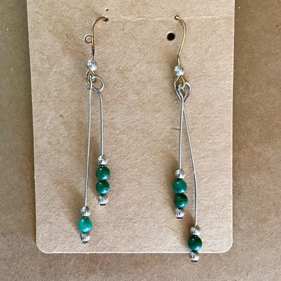 Handcrafted Womens Dangling Earings with Green Natural Stone Beads - Picture 7 of 7
